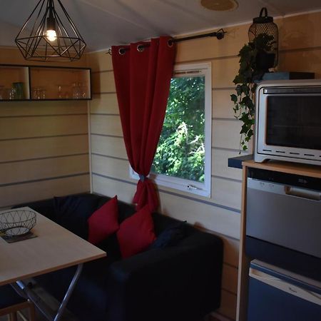 Mobil-Home Sur Terrain Bucolique Йер Экстерьер фото