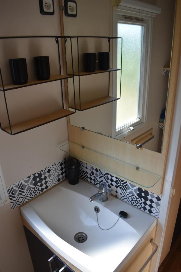 Mobil-Home Sur Terrain Bucolique Йер Экстерьер фото