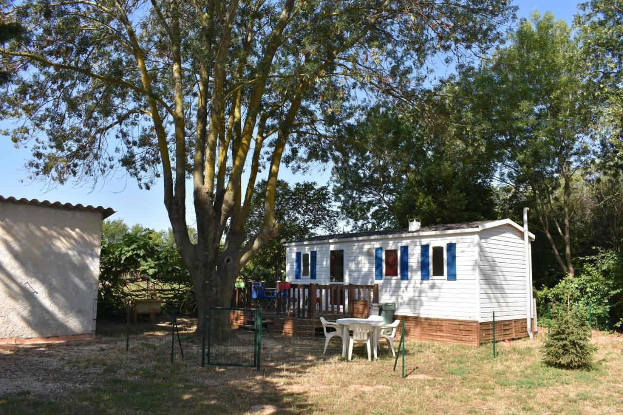 Mobil-Home Sur Terrain Bucolique Йер Экстерьер фото