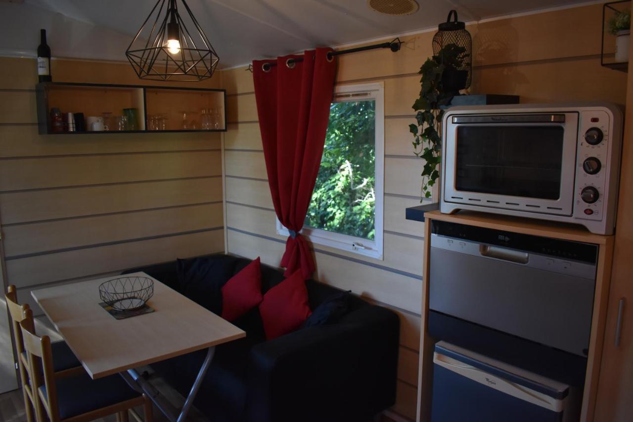 Mobil-Home Sur Terrain Bucolique Йер Экстерьер фото